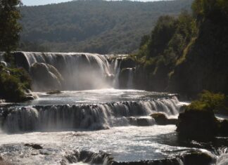 Distinguishing the Palaces of Constantinople